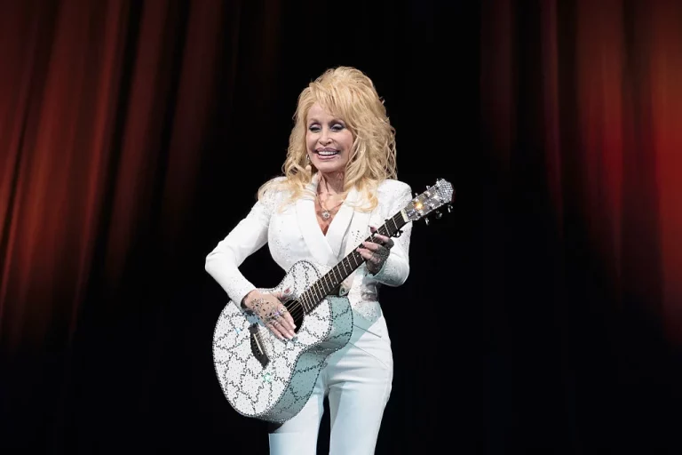 Dolly Parton Net Worth And Biography